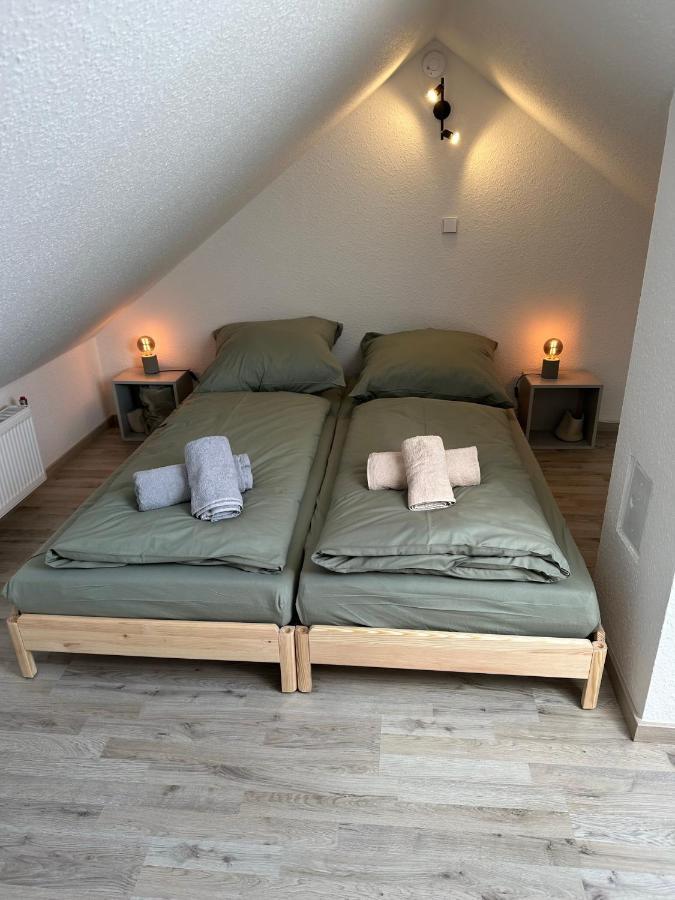 Gemuetliche Neurenovierte Dachgeschosswohnung Erfurt Luaran gambar